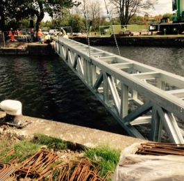 Holme Pierrepont Country Park: Installation of bridge.: Click Here To View Larger Image